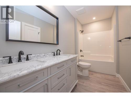 2508 Shuswap Avenue Unit# 9, Lumby, BC - Indoor Photo Showing Bathroom