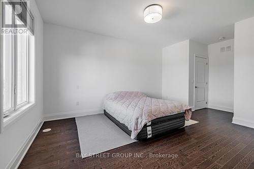 Th8 - 386 Highway 7 E, Richmond Hill, ON - Indoor Photo Showing Bedroom