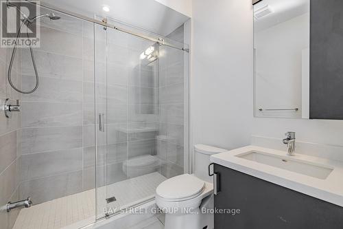 Th8 - 386 Highway 7 E, Richmond Hill, ON - Indoor Photo Showing Bathroom