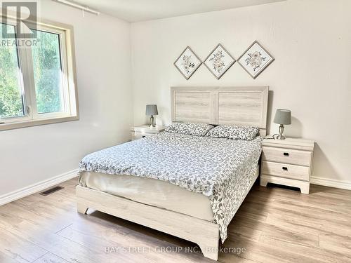 7258 9Th Line, New Tecumseth, ON - Indoor Photo Showing Bedroom