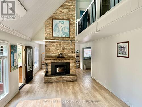 7258 9Th Line, New Tecumseth, ON - Indoor Photo Showing Living Room With Fireplace