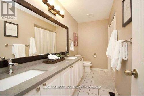 1838 Woodgate Court, Oshawa, ON - Indoor Photo Showing Bathroom