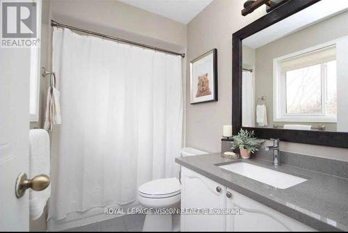 1838 Woodgate Court, Oshawa, ON - Indoor Photo Showing Bathroom