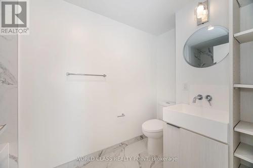 1407 - 370 Martha St Street, Burlington, ON - Indoor Photo Showing Bathroom