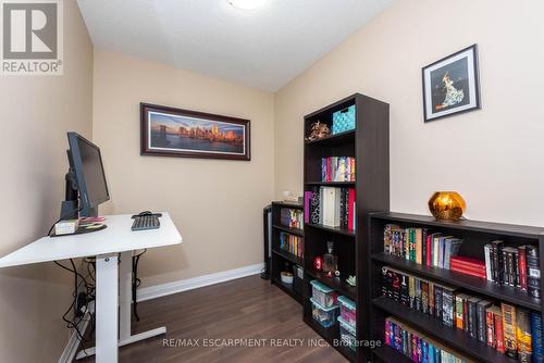 710 - 1055 Southdown Road, Mississauga, ON - Indoor Photo Showing Office