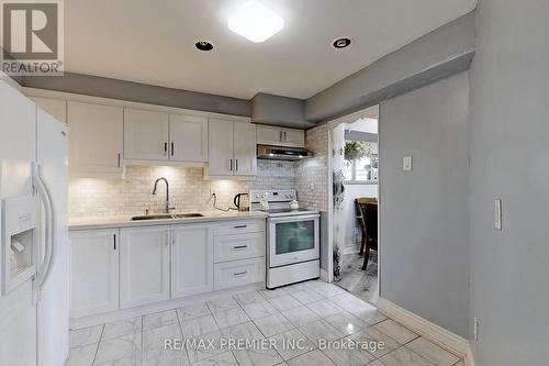 Ph11 - 60 Pavane  Linkway, Toronto, ON - Indoor Photo Showing Kitchen