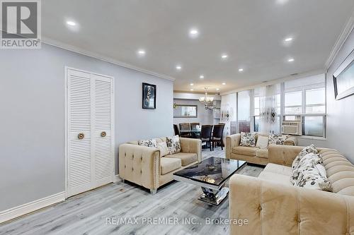 Ph11 - 60 Pavane  Linkway, Toronto, ON - Indoor Photo Showing Living Room