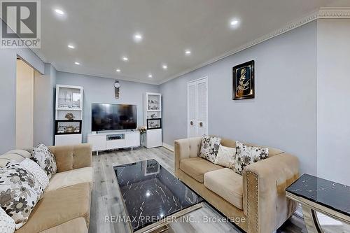 Ph11 - 60 Pavane  Linkway, Toronto, ON - Indoor Photo Showing Living Room