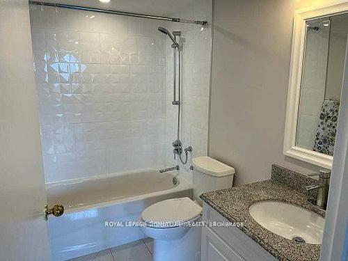 Ph#6-4205 Shipp Dr, Mississauga, ON - Indoor Photo Showing Bathroom