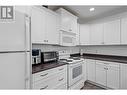 345 Mills Road Unit# 305, Kelowna, BC  - Indoor Photo Showing Kitchen 