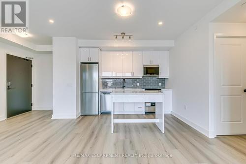 230 - 2343 Khalsa Gate, Oakville, ON - Indoor Photo Showing Kitchen