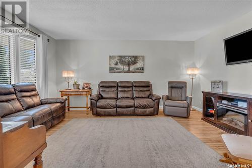 54 Fuhrmann Crescent, Regina, SK - Indoor Photo Showing Living Room