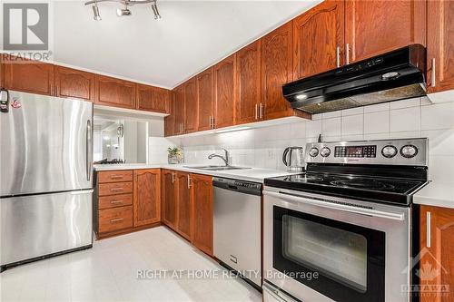 1672 Locksley Lane, Ottawa, ON - Indoor Photo Showing Kitchen With Stainless Steel Kitchen