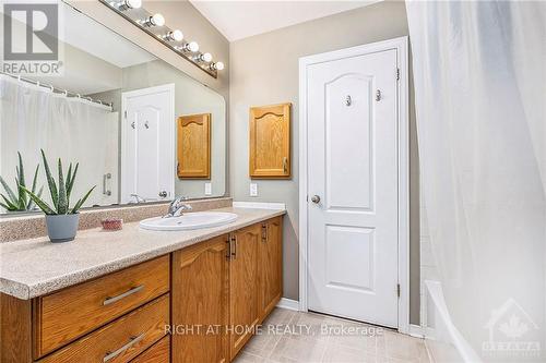 1672 Locksley Lane, Ottawa, ON - Indoor Photo Showing Bathroom