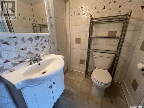 205 1St Avenue E, Blaine Lake, SK - Indoor Photo Showing Bathroom