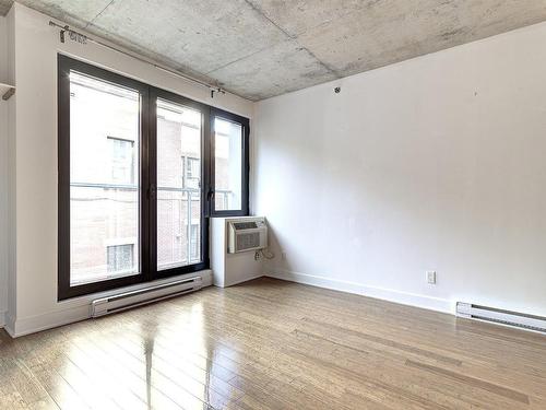 Living room - 220-1414 Rue Chomedey, Montréal (Ville-Marie), QC - Indoor Photo Showing Other Room