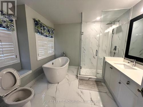 22 Arundel Drive, Vaughan, ON - Indoor Photo Showing Bathroom