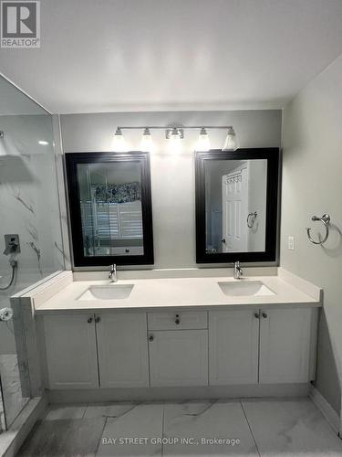 22 Arundel Drive, Vaughan, ON - Indoor Photo Showing Bathroom