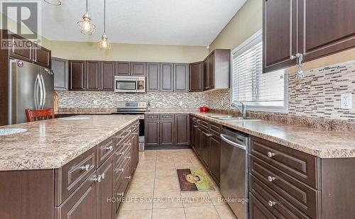 66 Preston (Upper) Road, Orangeville, ON - Indoor Photo Showing Kitchen With Double Sink With Upgraded Kitchen