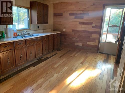 7367 Roger Stevens Drive, Smiths Falls, ON - Indoor Photo Showing Kitchen