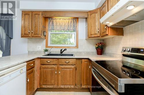 67 Farmington Avenue, Aylmer (Ay), ON - Indoor Photo Showing Kitchen With Double Sink