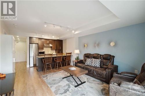 131 Holland Avenue Unit#506, Ottawa, ON - Indoor Photo Showing Living Room