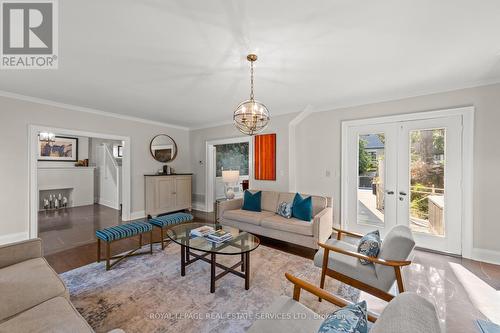 183 Lawrence Avenue E, Toronto, ON - Indoor Photo Showing Living Room