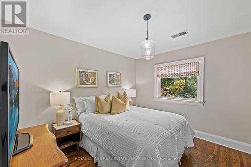 183 Lawrence Avenue E, Toronto, ON - Indoor Photo Showing Bedroom