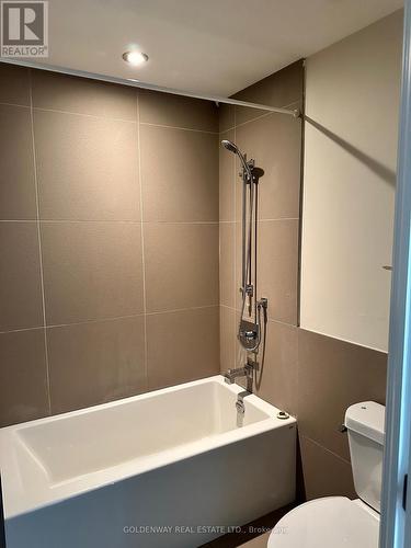 613 - 676 Sheppard Avenue E, Toronto, ON - Indoor Photo Showing Bathroom