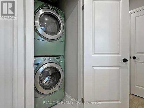 83 Glen Springs Drive, Toronto, ON - Indoor Photo Showing Laundry Room