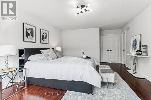 48 Catalina Crescent, Richmond Hill, ON - Indoor Photo Showing Bedroom