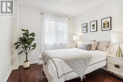 48 Catalina Crescent, Richmond Hill, ON - Indoor Photo Showing Bedroom