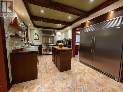 (Upper) 3485 Kelso Crescent, Mississauga, ON - Indoor Photo Showing Kitchen