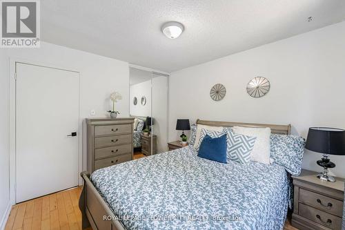 128 Fanshawe Drive, Brampton, ON - Indoor Photo Showing Bedroom