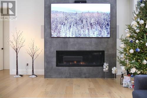 118 Barton Boulevard, Blue Mountains, ON - Indoor Photo Showing Living Room With Fireplace