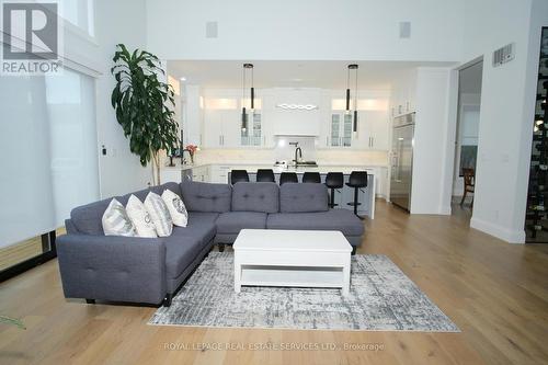 118 Barton Boulevard, Blue Mountains, ON - Indoor Photo Showing Living Room