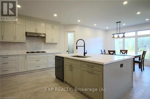 135 Old Highway #26, Meaford, ON - Indoor Photo Showing Kitchen With Double Sink With Upgraded Kitchen