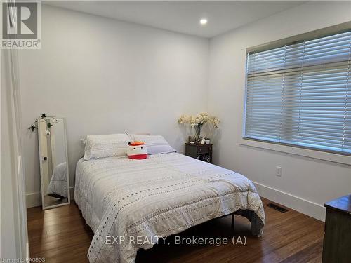 135 Old Highway #26, Meaford, ON - Indoor Photo Showing Bedroom