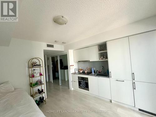 1911 - 100 Harbour Street, Toronto, ON - Indoor Photo Showing Kitchen