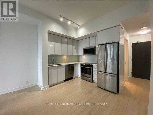 703 - 10 Park Lawn Road, Toronto, ON - Indoor Photo Showing Kitchen