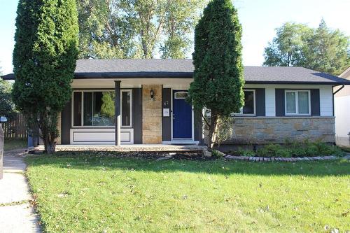 47 Thornhill Bay, Winnipeg, MB - Outdoor With Facade