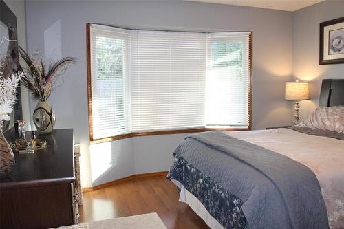 47 Thornhill Bay, Winnipeg, MB - Indoor Photo Showing Bedroom