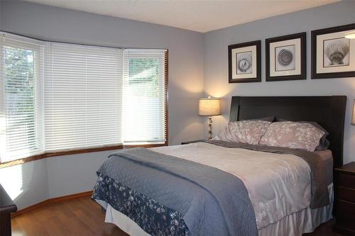 47 Thornhill Bay, Winnipeg, MB - Indoor Photo Showing Bedroom