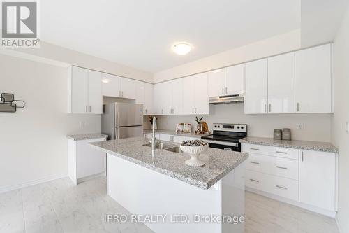 4 Coulterville Drive, Caledon, ON - Indoor Photo Showing Kitchen With Double Sink With Upgraded Kitchen