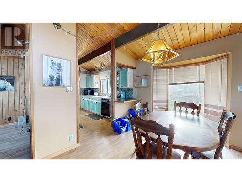 5475 Scuffi Road, 100 Mile House, BC - Indoor Photo Showing Dining Room