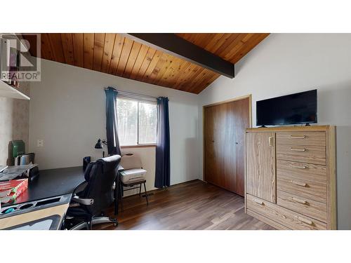 5475 Scuffi Road, 100 Mile House, BC - Indoor Photo Showing Office