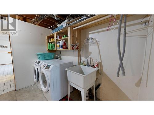 5475 Scuffi Road, 100 Mile House, BC - Indoor Photo Showing Laundry Room