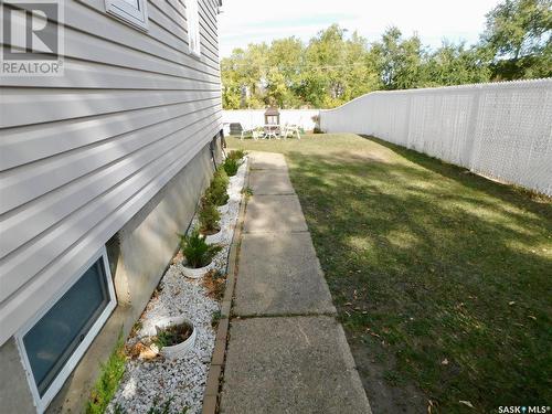 820 Coteau Street W, Moose Jaw, SK - Outdoor