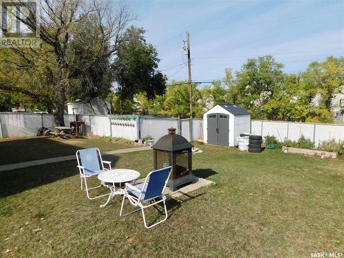 820 Coteau Street W, Moose Jaw, SK - Outdoor With Backyard