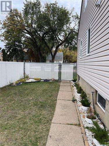 820 Coteau Street W, Moose Jaw, SK - Outdoor